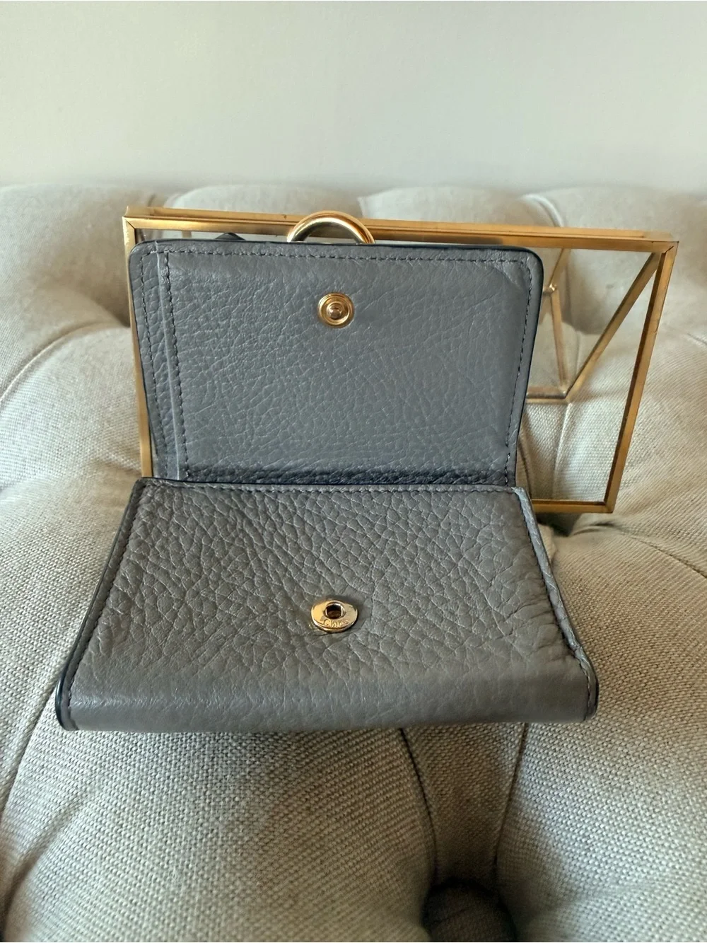 Chloé Alphabet Small Tri-Fold Wallet Cashmere Grey Grained Leather Mini Compact